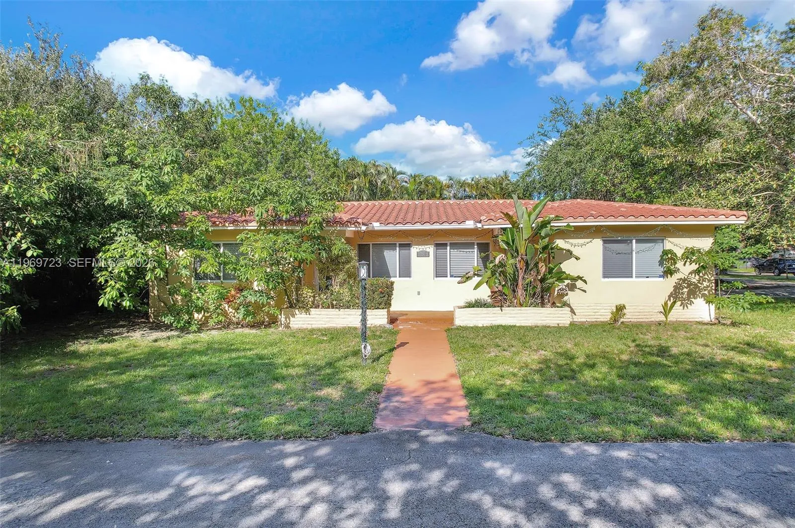 11919 Ne 8th Ave, Biscayne Park, Florida 33161, Biscayne Park, Florida 33161, ,Residential Income,For Sale,11919 Ne 8th Ave, Biscayne Park, Florida 33161,A11969723