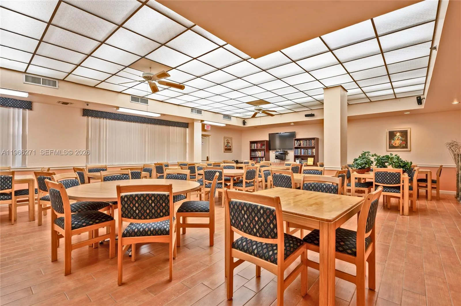 1400 Saint Charles Place 420, Pembroke Pines, Flor, Pembroke Pines, Florida 33026, 2 Bedrooms Bedrooms, ,2 BathroomsBathrooms,Residential,For Sale,1400 Saint Charles Place 420, Pembroke Pines, Flor,A11966271