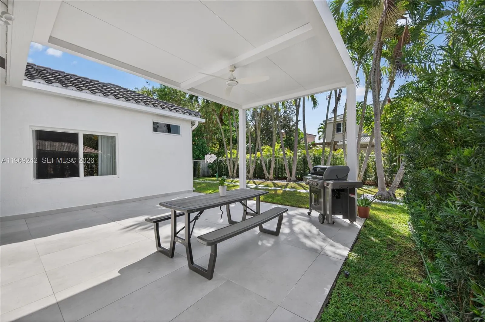4115 Sabal Ridge Cir, Weston, Florida 33331, Weston, Florida 33331, 3 Bedrooms Bedrooms, ,2 BathroomsBathrooms,Residential,For Sale,4115 Sabal Ridge Cir, Weston, Florida 33331,A11969242