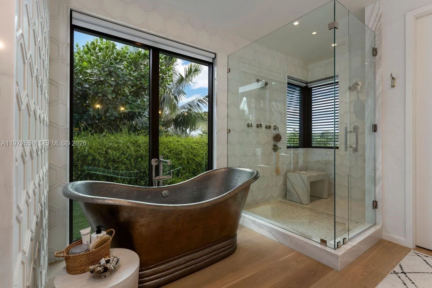 6850 Sunrise Ct, Coral Gables, Florida 33133, Coral Gables, Florida 33133, 6 Bedrooms Bedrooms, ,6 BathroomsBathrooms,Residential,For Sale,6850 Sunrise Ct, Coral Gables, Florida 33133,A11972658