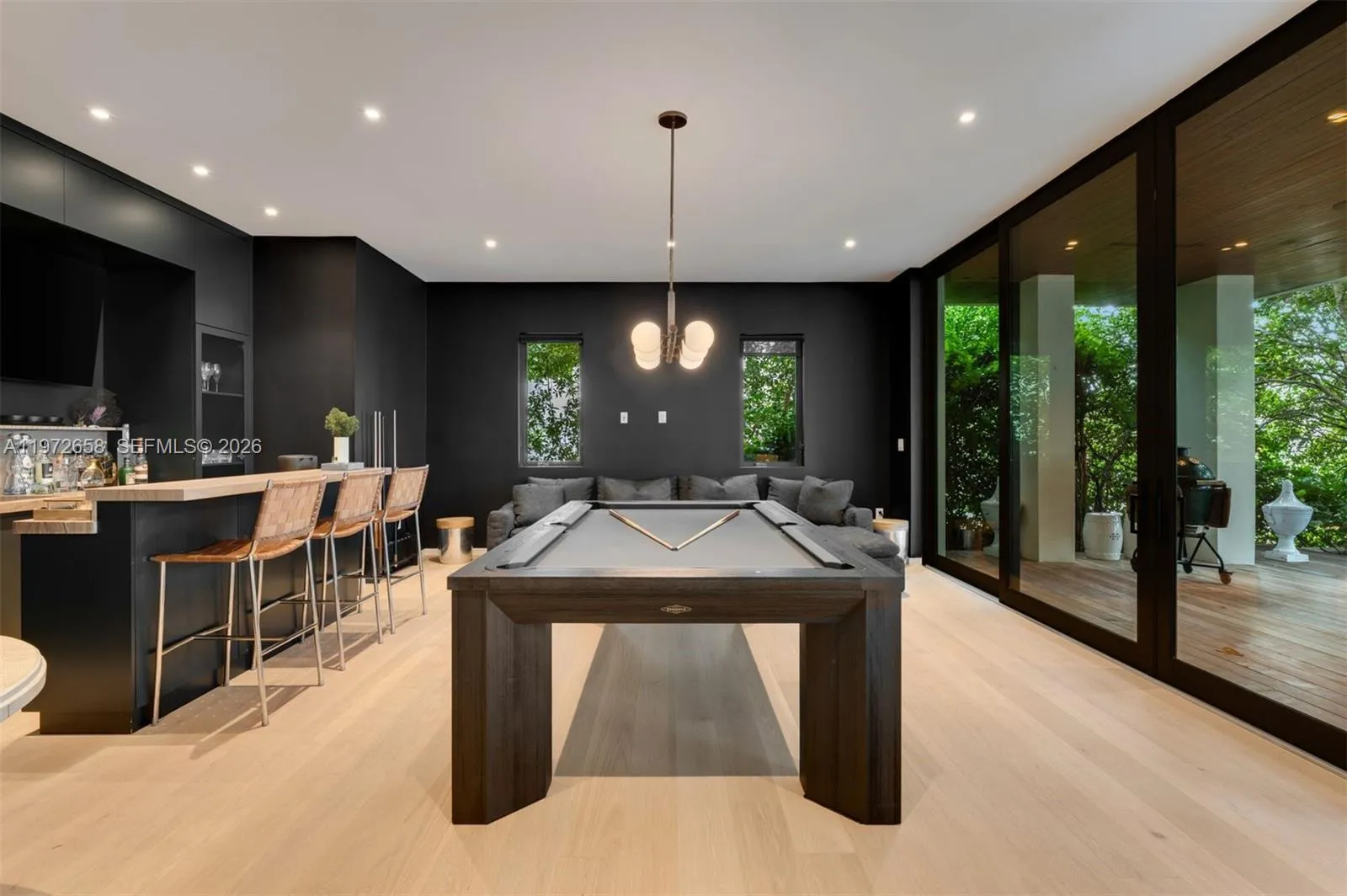 6850 Sunrise Ct, Coral Gables, Florida 33133, Coral Gables, Florida 33133, 6 Bedrooms Bedrooms, ,6 BathroomsBathrooms,Residential,For Sale,6850 Sunrise Ct, Coral Gables, Florida 33133,A11972658