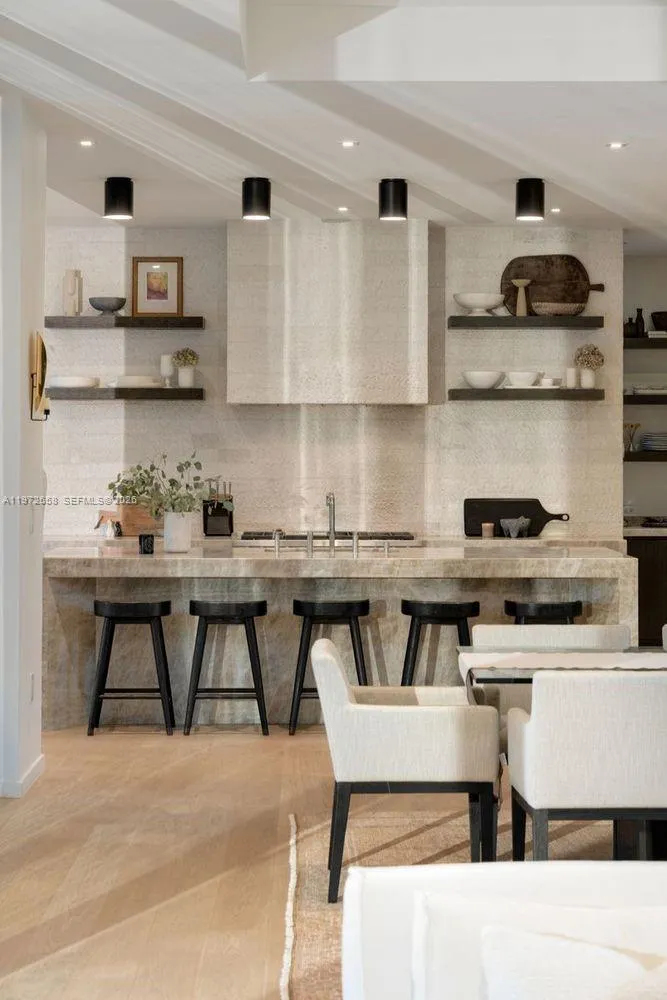 6850 Sunrise Ct, Coral Gables, Florida 33133, Coral Gables, Florida 33133, 6 Bedrooms Bedrooms, ,6 BathroomsBathrooms,Residential,For Sale,6850 Sunrise Ct, Coral Gables, Florida 33133,A11972658