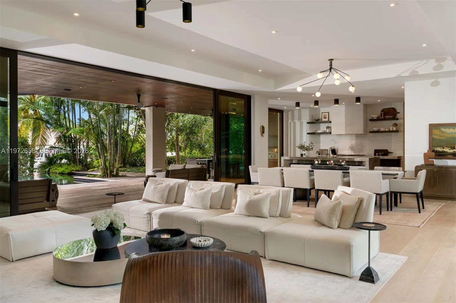 6850 Sunrise Ct, Coral Gables, Florida 33133, Coral Gables, Florida 33133, 6 Bedrooms Bedrooms, ,6 BathroomsBathrooms,Residential,For Sale,6850 Sunrise Ct, Coral Gables, Florida 33133,A11972658