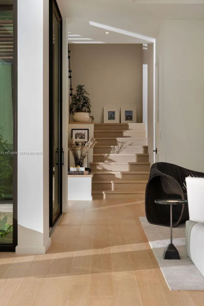 6850 Sunrise Ct, Coral Gables, Florida 33133, Coral Gables, Florida 33133, 6 Bedrooms Bedrooms, ,6 BathroomsBathrooms,Residential,For Sale,6850 Sunrise Ct, Coral Gables, Florida 33133,A11972658