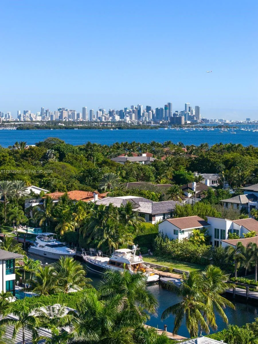 6850 Sunrise Ct, Coral Gables, Florida 33133, Coral Gables, Florida 33133, 6 Bedrooms Bedrooms, ,6 BathroomsBathrooms,Residential,For Sale,6850 Sunrise Ct, Coral Gables, Florida 33133,A11972658