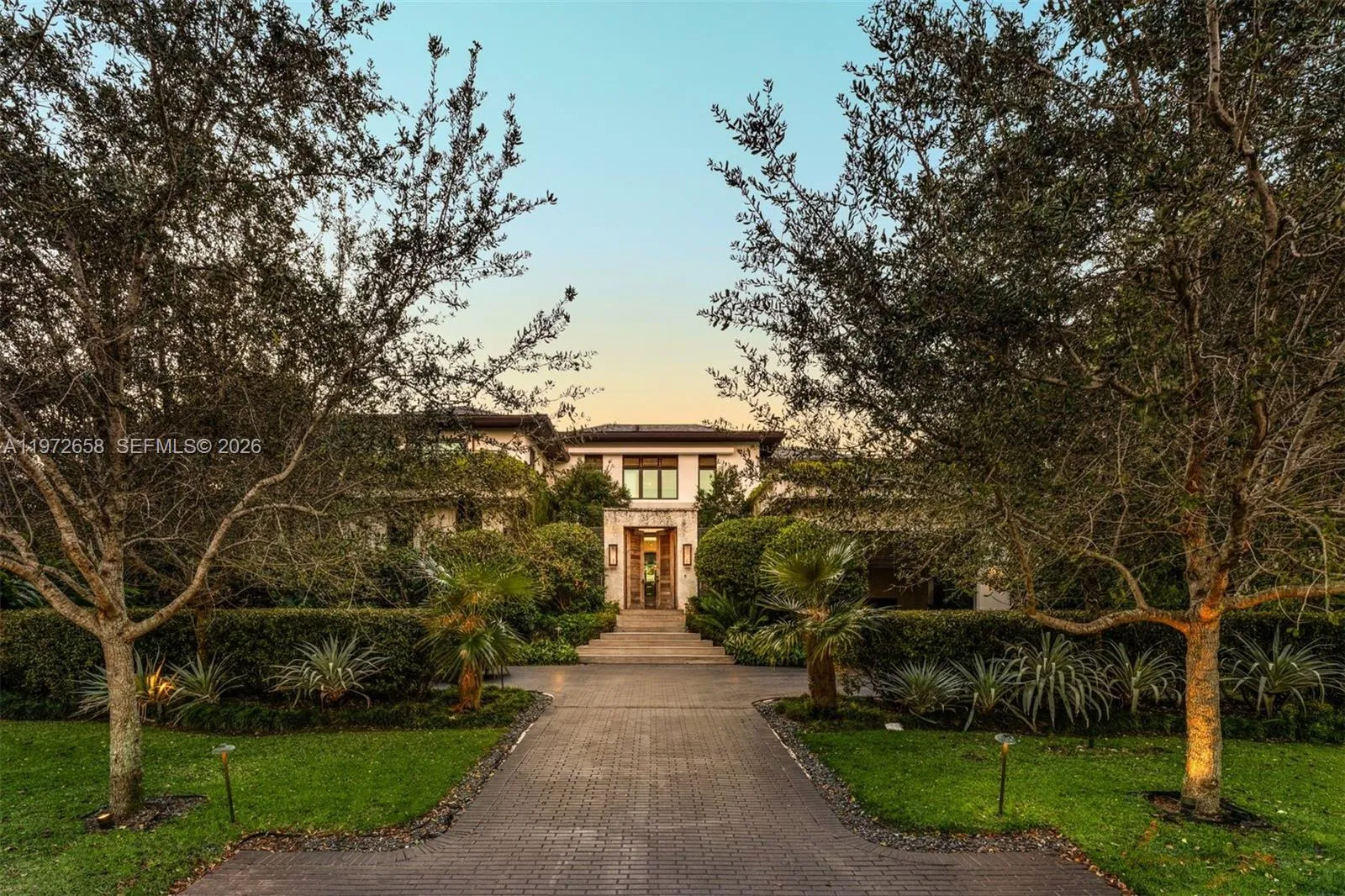 6850 Sunrise Ct, Coral Gables, Florida 33133, Coral Gables, Florida 33133, 6 Bedrooms Bedrooms, ,6 BathroomsBathrooms,Residential,For Sale,6850 Sunrise Ct, Coral Gables, Florida 33133,A11972658