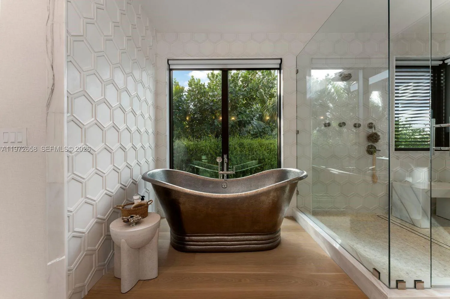 6850 Sunrise Ct, Coral Gables, Florida 33133, Coral Gables, Florida 33133, 6 Bedrooms Bedrooms, ,6 BathroomsBathrooms,Residential,For Sale,6850 Sunrise Ct, Coral Gables, Florida 33133,A11972658