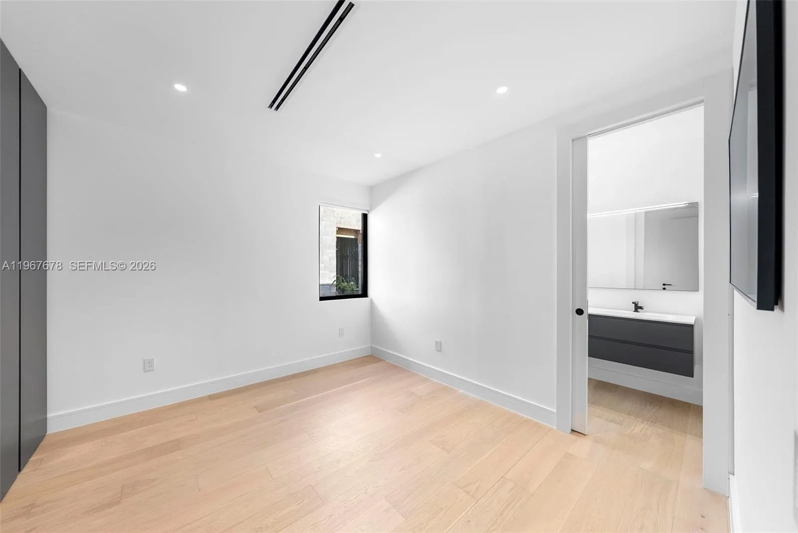 3119 Plaza St, Miami, Florida 33133, Miami, Florida 33133, 3 Bedrooms Bedrooms, ,4 BathroomsBathrooms,Residential,For Sale,3119 Plaza St, Miami, Florida 33133,A11967678
