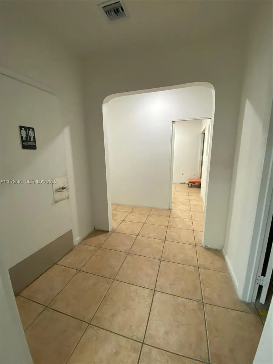 2431 W 80th St 5-c, Hialeah, Florida 33016, Hialeah, Florida 33016, ,Commercial Lease,For Rent,2431 W 80th St 5-c, Hialeah, Florida 33016,A11972693
