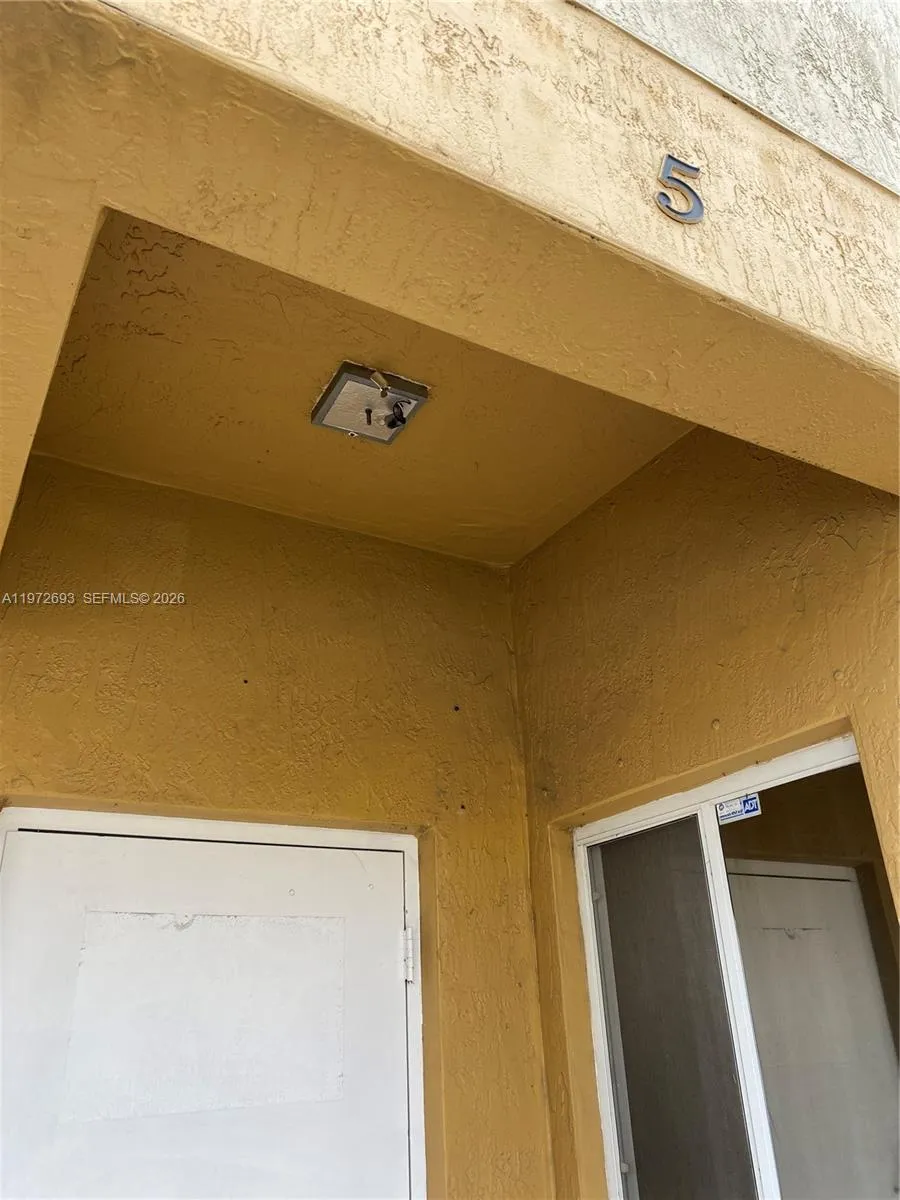 2431 W 80th St 5-c, Hialeah, Florida 33016, Hialeah, Florida 33016, ,Commercial Lease,For Rent,2431 W 80th St 5-c, Hialeah, Florida 33016,A11972693