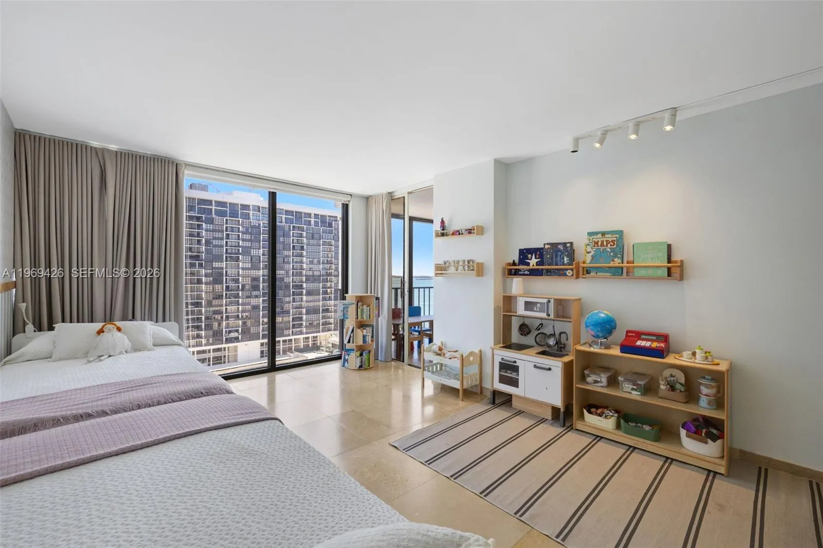 1915 Brickell Ave 1407, Miami, Florida 33129, Miami, Florida 33129, 3 Bedrooms Bedrooms, ,2 BathroomsBathrooms,Residential Lease,For Rent,1915 Brickell Ave 1407, Miami, Florida 33129,A11969426