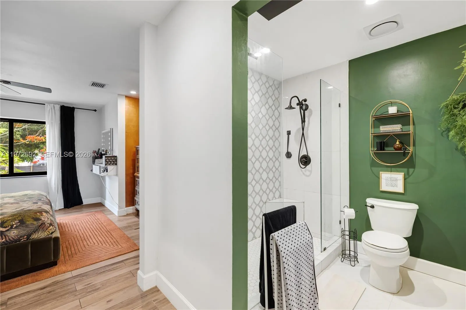 2421 Ne 187th St, Miami, Florida 33180, Miami, Florida 33180, 2 Bedrooms Bedrooms, ,2 BathroomsBathrooms,Residential,For Sale,2421 Ne 187th St, Miami, Florida 33180,A11972692