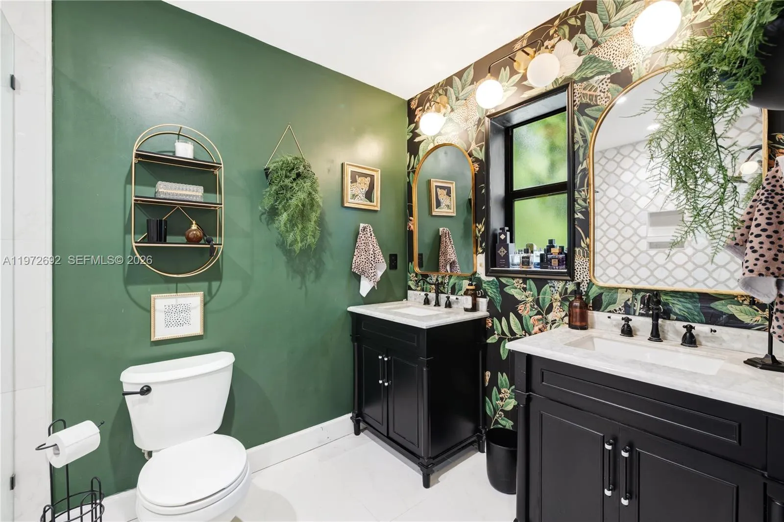 2421 Ne 187th St, Miami, Florida 33180, Miami, Florida 33180, 2 Bedrooms Bedrooms, ,2 BathroomsBathrooms,Residential,For Sale,2421 Ne 187th St, Miami, Florida 33180,A11972692