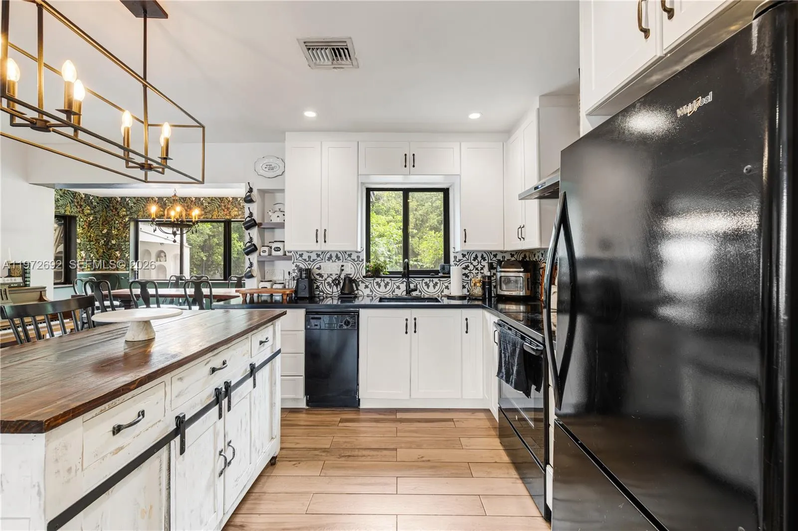 2421 Ne 187th St, Miami, Florida 33180, Miami, Florida 33180, 2 Bedrooms Bedrooms, ,2 BathroomsBathrooms,Residential,For Sale,2421 Ne 187th St, Miami, Florida 33180,A11972692