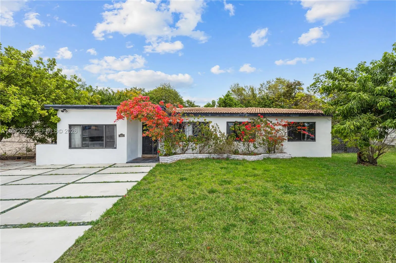 2421 Ne 187th St, Miami, Florida 33180, Miami, Florida 33180, 2 Bedrooms Bedrooms, ,2 BathroomsBathrooms,Residential,For Sale,2421 Ne 187th St, Miami, Florida 33180,A11972692
