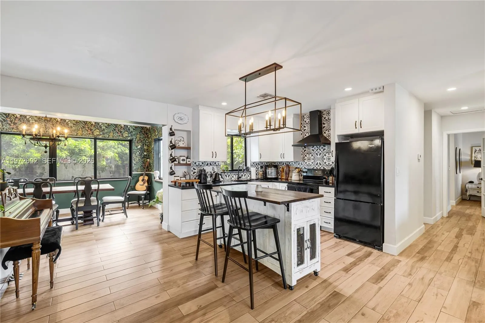 2421 Ne 187th St, Miami, Florida 33180, Miami, Florida 33180, 2 Bedrooms Bedrooms, ,2 BathroomsBathrooms,Residential,For Sale,2421 Ne 187th St, Miami, Florida 33180,A11972692