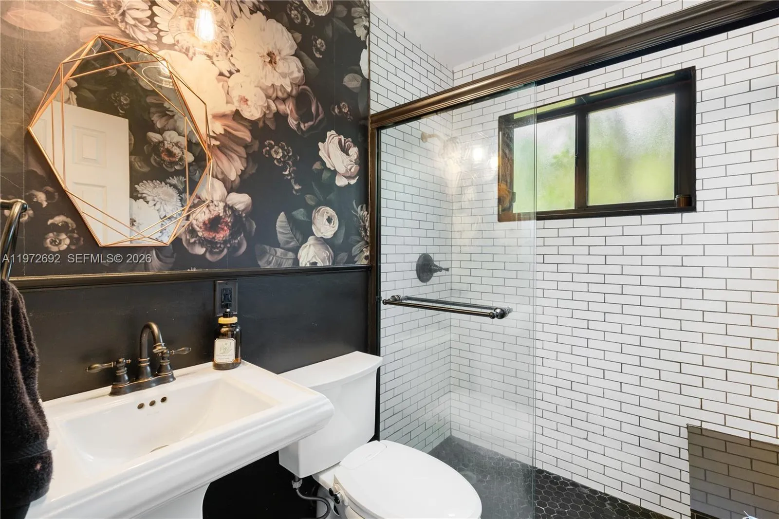 2421 Ne 187th St, Miami, Florida 33180, Miami, Florida 33180, 2 Bedrooms Bedrooms, ,2 BathroomsBathrooms,Residential,For Sale,2421 Ne 187th St, Miami, Florida 33180,A11972692