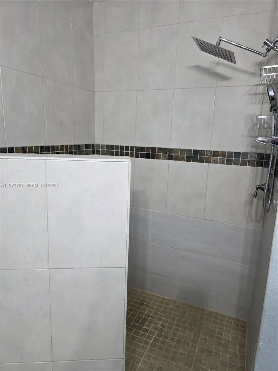 6240 Nw 114th St 6240, Hialeah, Florida 33012, Hialeah, Florida 33012, 3 Bedrooms Bedrooms, ,1 BathroomBathrooms,Residential Lease,For Rent,6240 Nw 114th St 6240, Hialeah, Florida 33012,A11972787