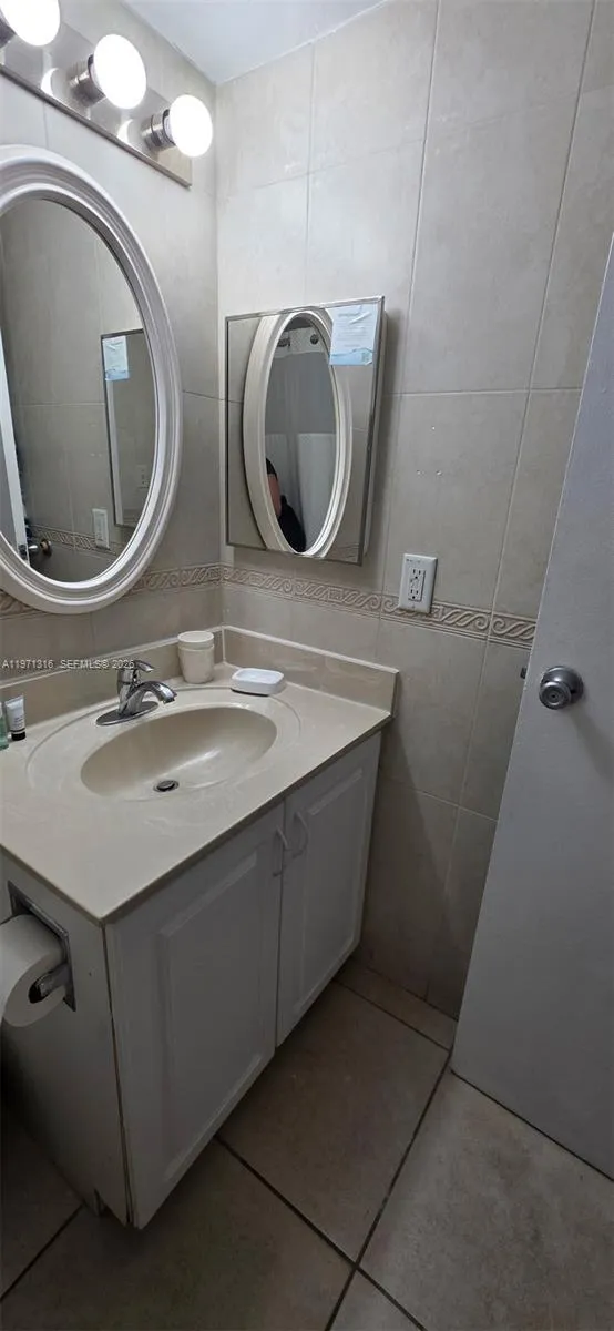 19201 Collins Ave 1011, Sunny Isles Beach, Florida, Sunny Isles Beach, Florida 33160, ,1 BathroomBathrooms,Residential,For Sale,19201 Collins Ave 1011, Sunny Isles Beach, Florida,A11971316