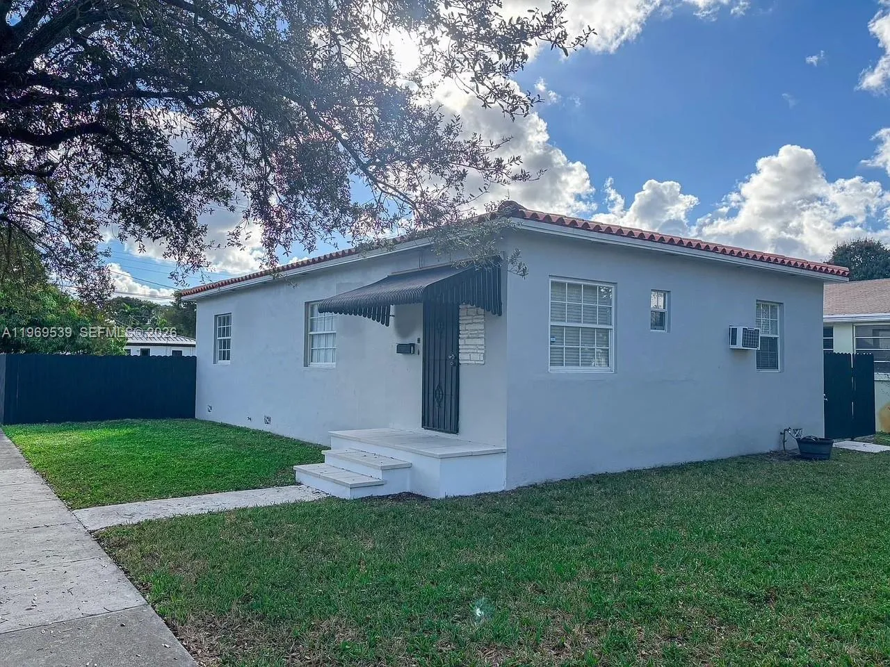 601 De Leon Dr, Miami Springs, Florida 33166, Miami Springs, Florida 33166, 2 Bedrooms Bedrooms, ,2 BathroomsBathrooms,Residential Lease,For Rent,601 De Leon Dr, Miami Springs, Florida 33166,A11969539