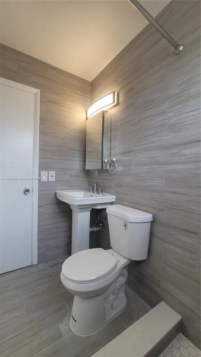 34 E 21st St 1, Hialeah, Florida 33010, Hialeah, Florida 33010, 1 Bedroom Bedrooms, ,1 BathroomBathrooms,Residential Lease,For Rent,34 E 21st St 1, Hialeah, Florida 33010,A11972830