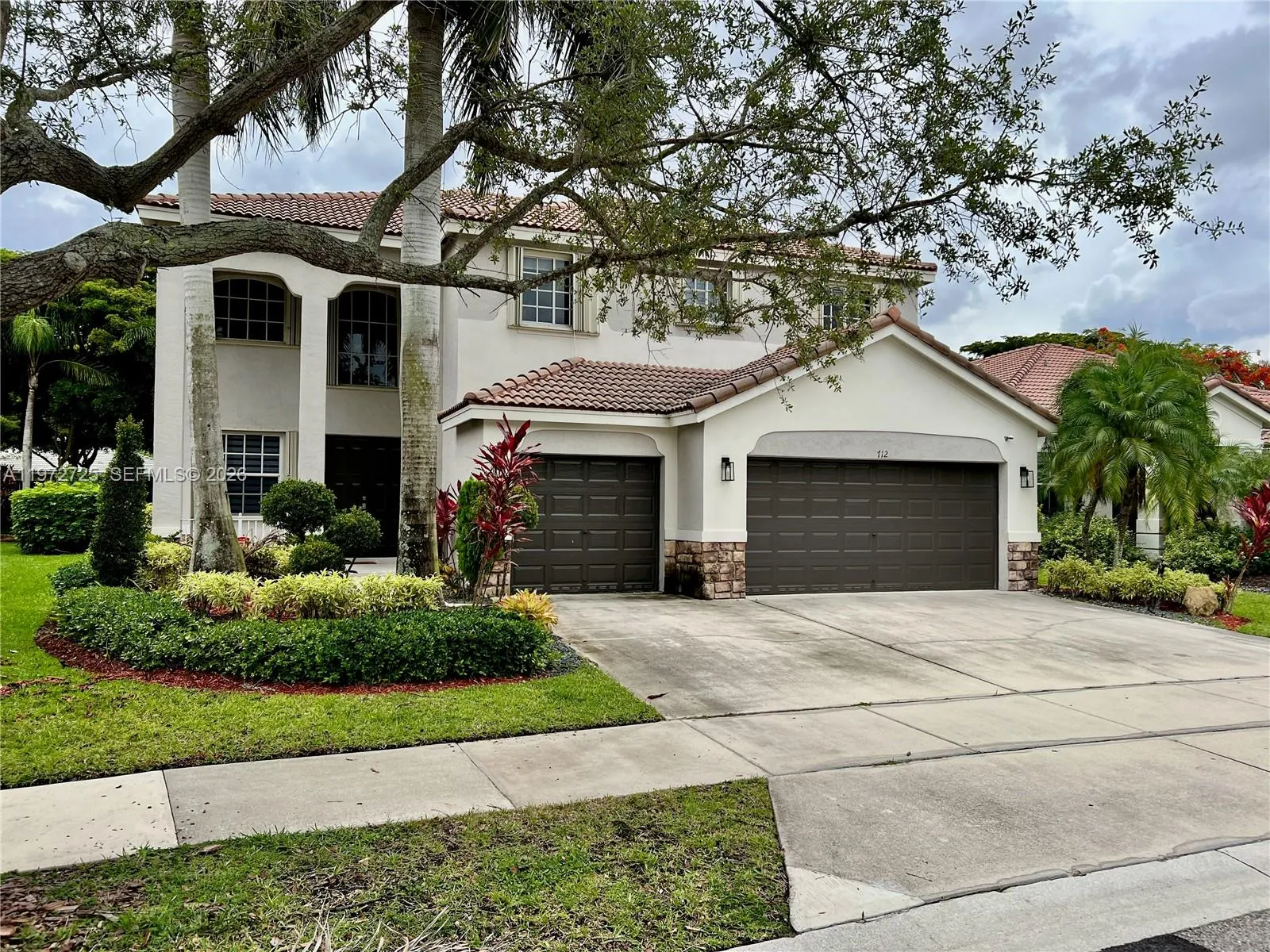 Weston, Florida 33327, 5 Bedrooms Bedrooms, ,4 BathroomsBathrooms,Residential,For Sale,A11972725