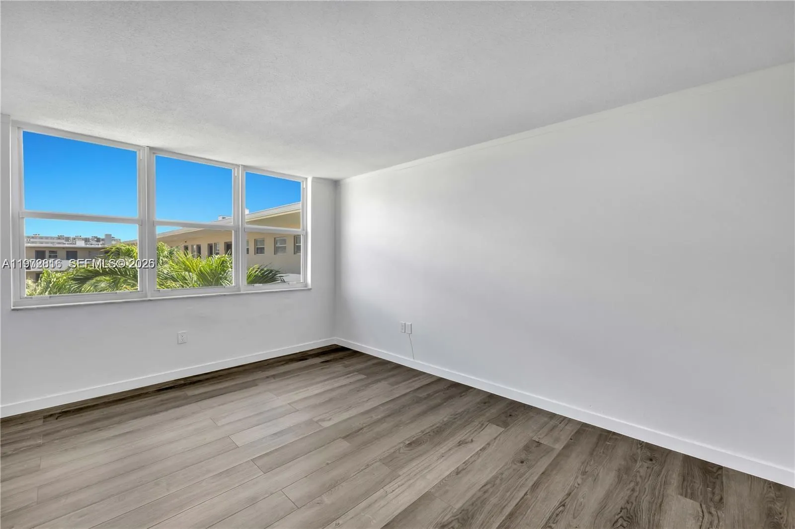 1680 Ne 191st St 415-2, Miami, Florida 33179, Miami, Florida 33179, 1 Bedroom Bedrooms, ,1 BathroomBathrooms,Residential Lease,For Rent,1680 Ne 191st St 415-2, Miami, Florida 33179,A11972816