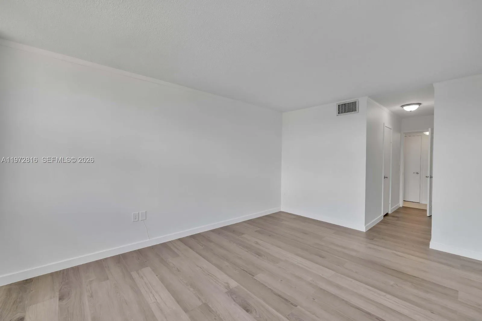 1680 Ne 191st St 415-2, Miami, Florida 33179, Miami, Florida 33179, 1 Bedroom Bedrooms, ,1 BathroomBathrooms,Residential Lease,For Rent,1680 Ne 191st St 415-2, Miami, Florida 33179,A11972816