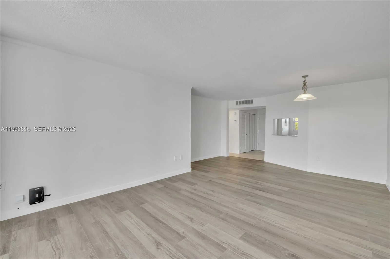 1680 Ne 191st St 415-2, Miami, Florida 33179, Miami, Florida 33179, 1 Bedroom Bedrooms, ,1 BathroomBathrooms,Residential Lease,For Rent,1680 Ne 191st St 415-2, Miami, Florida 33179,A11972816