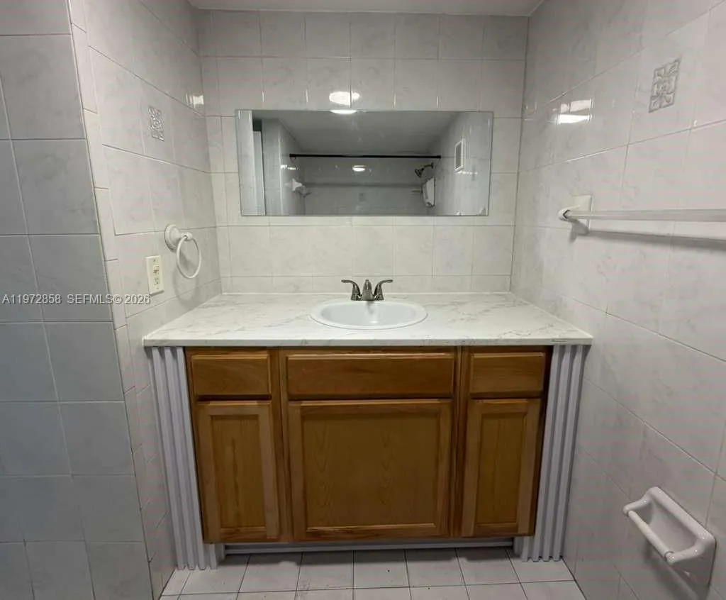 4275 Nw South Tamiami Canal Dr 2-104, Miami, Flori, Miami, Florida 33126, 1 Bedroom Bedrooms, ,1 BathroomBathrooms,Residential Lease,For Rent,4275 Nw South Tamiami Canal Dr 2-104, Miami, Flori,A11972858