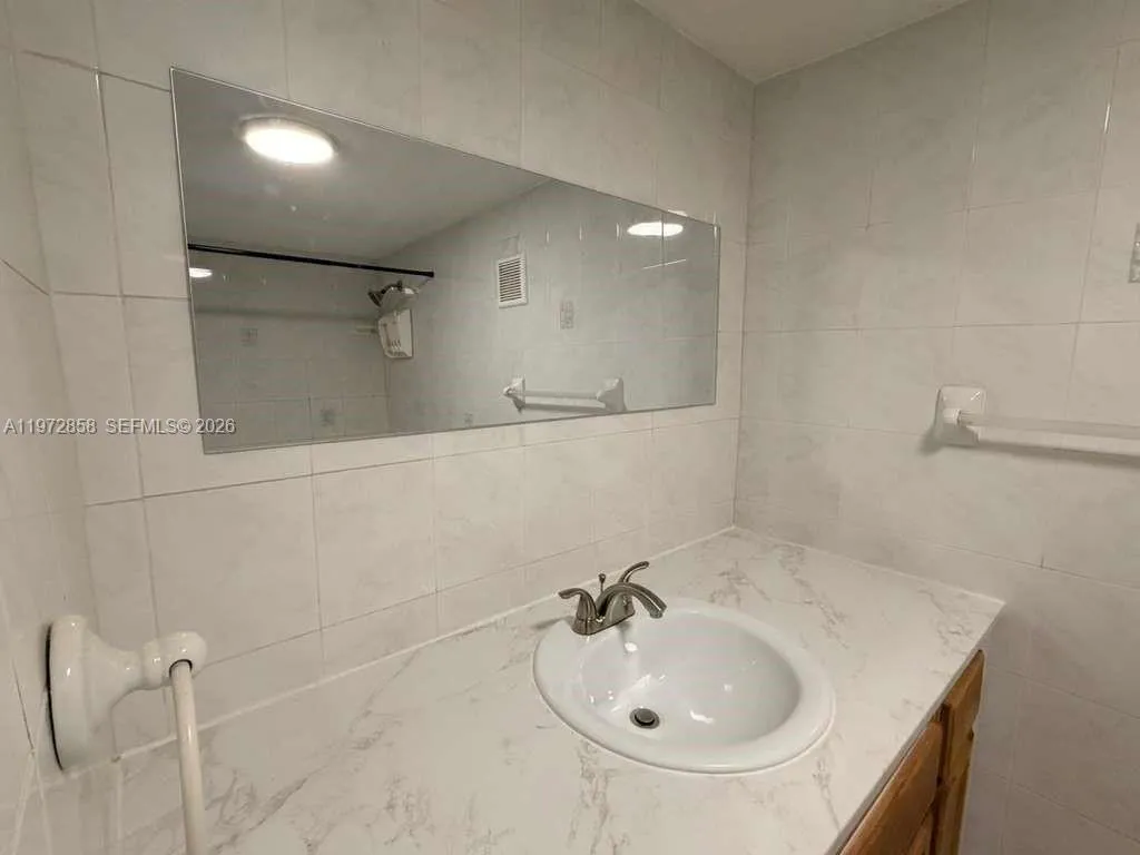 4275 Nw South Tamiami Canal Dr 2-104, Miami, Flori, Miami, Florida 33126, 1 Bedroom Bedrooms, ,1 BathroomBathrooms,Residential Lease,For Rent,4275 Nw South Tamiami Canal Dr 2-104, Miami, Flori,A11972858