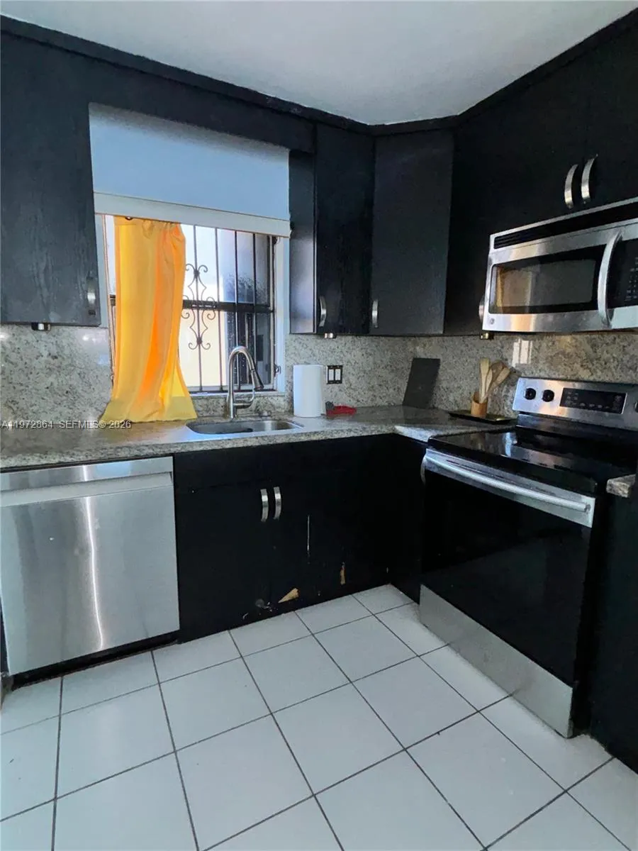 Hialeah, Florida 33016, 2 Bedrooms Bedrooms, ,2 BathroomsBathrooms,Residential Lease,For Rent,A11972864