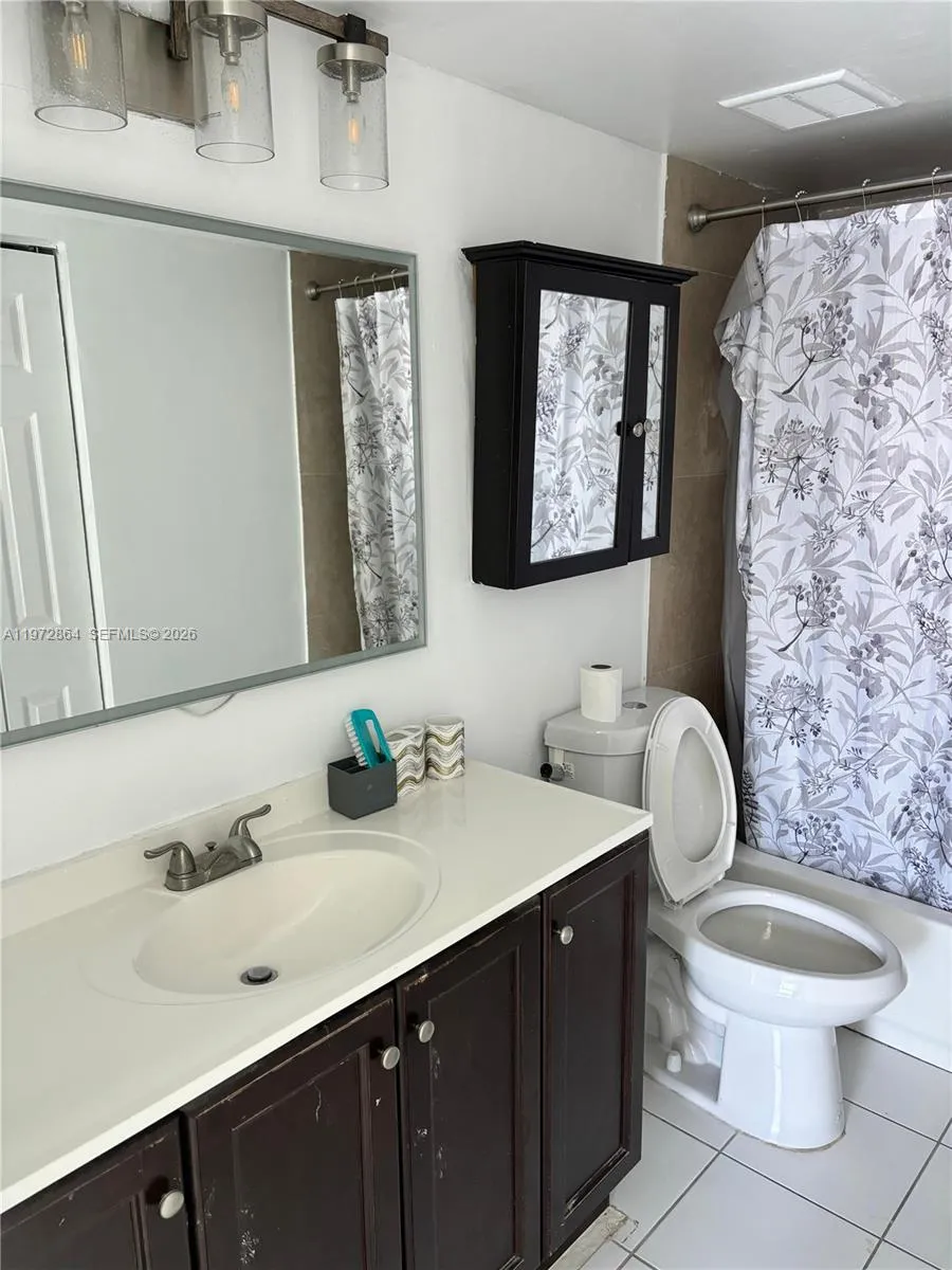 Hialeah, Florida 33016, 2 Bedrooms Bedrooms, ,2 BathroomsBathrooms,Residential Lease,For Rent,A11972864