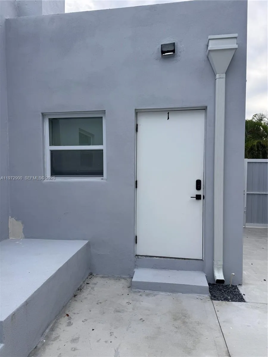 2353 Sw 11th Ter 3, Miami, Florida 33135, Miami, Florida 33135, 1 Bedroom Bedrooms, ,1 BathroomBathrooms,Residential Lease,For Rent,2353 Sw 11th Ter 3, Miami, Florida 33135,A11972900