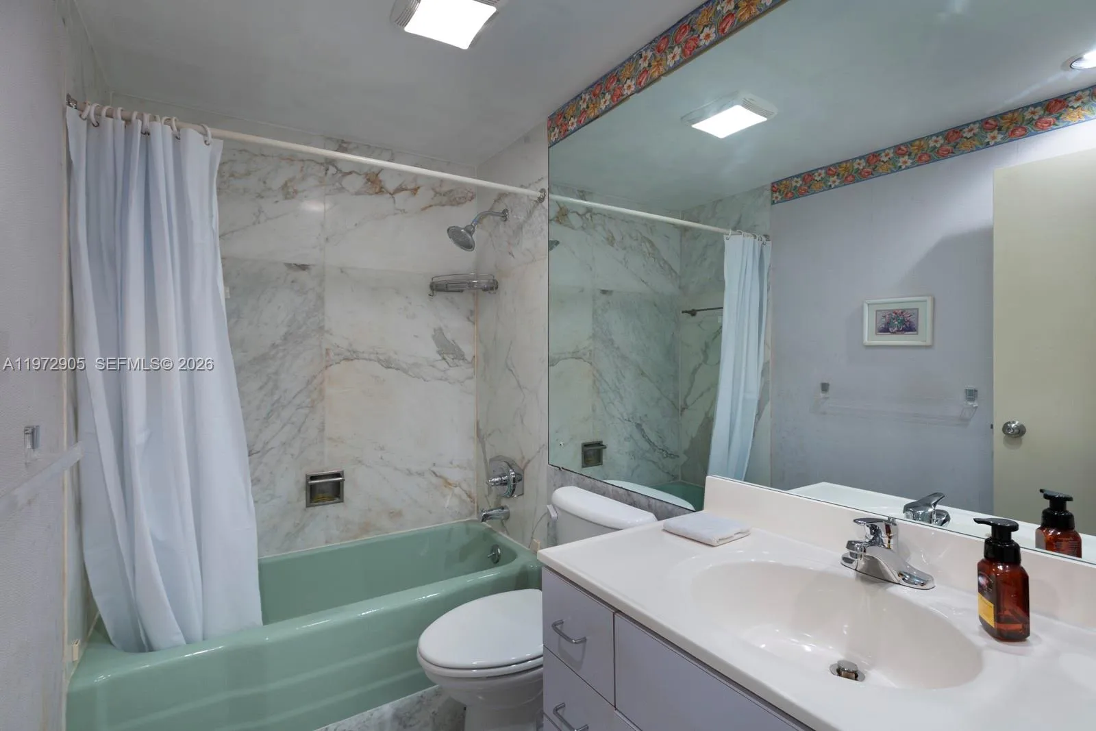 1408 Brickell Bay Dr 414, Miami, Florida 33131, Miami, Florida 33131, 1 Bedroom Bedrooms, ,1 BathroomBathrooms,Residential,For Sale,1408 Brickell Bay Dr 414, Miami, Florida 33131,A11972905