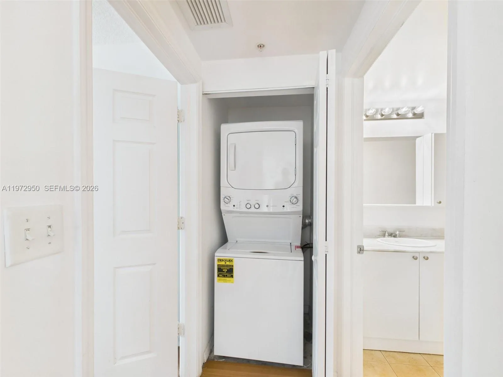 275 Ne 18th St 810, Miami, Florida 33132, Miami, Florida 33132, 2 Bedrooms Bedrooms, ,2 BathroomsBathrooms,Residential Lease,For Rent,275 Ne 18th St 810, Miami, Florida 33132,A11972950