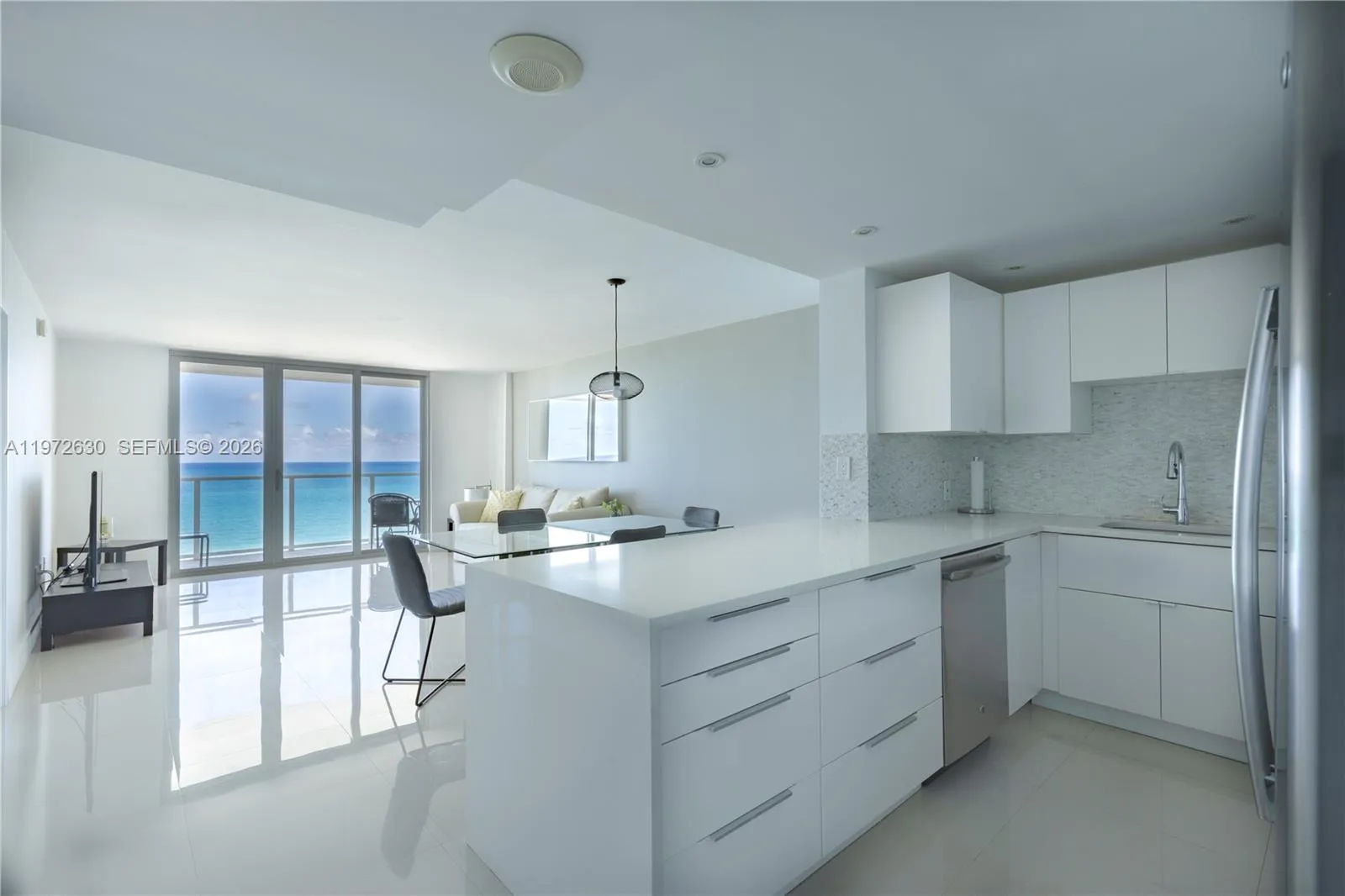 5701 Collins Ave 1204, Miami Beach, Florida 33140, Miami Beach, Florida 33140, 1 Bedroom Bedrooms, ,2 BathroomsBathrooms,Residential Lease,For Rent,5701 Collins Ave 1204, Miami Beach, Florida 33140,A11972630