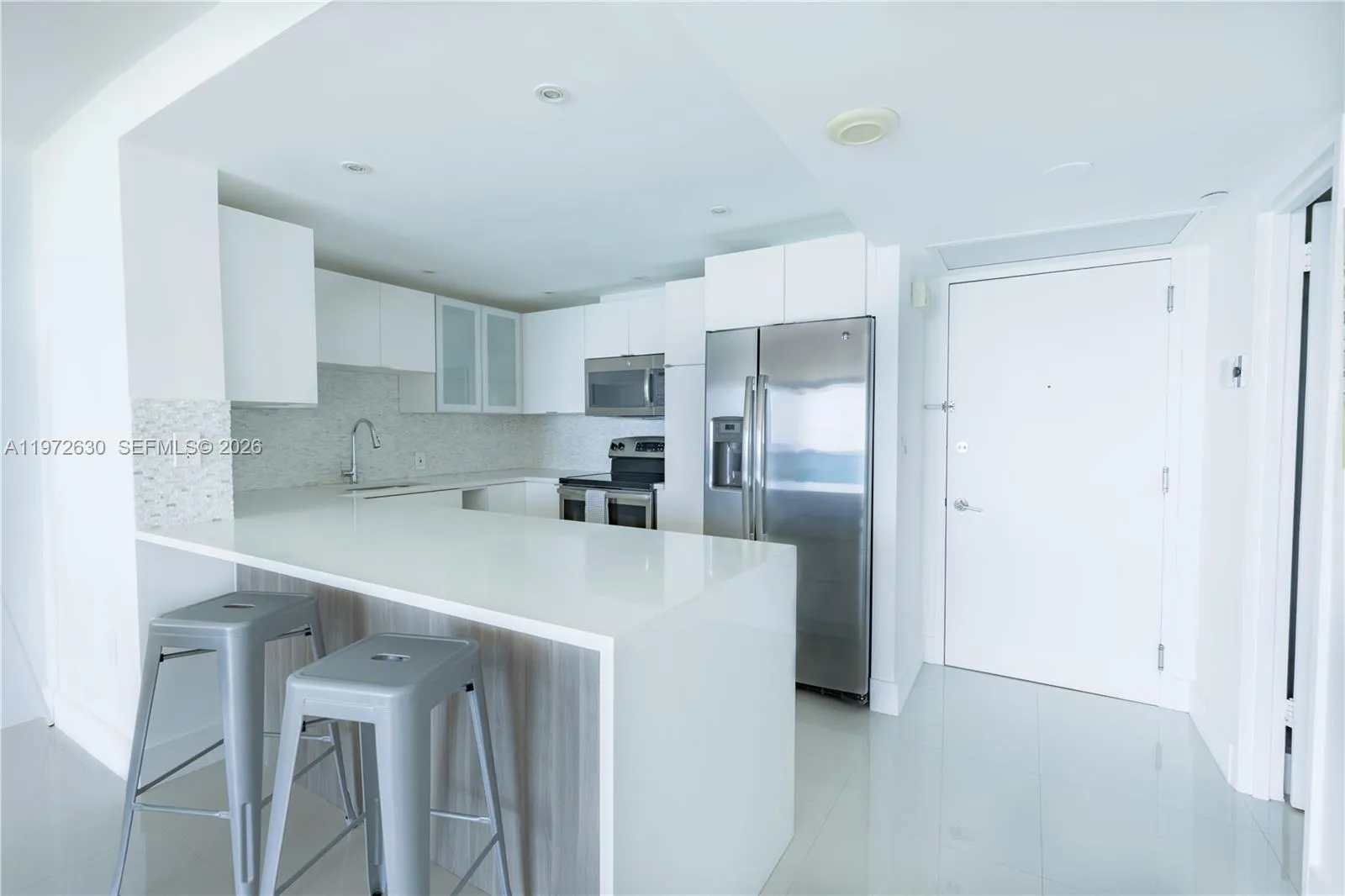 5701 Collins Ave 1204, Miami Beach, Florida 33140, Miami Beach, Florida 33140, 1 Bedroom Bedrooms, ,2 BathroomsBathrooms,Residential Lease,For Rent,5701 Collins Ave 1204, Miami Beach, Florida 33140,A11972630
