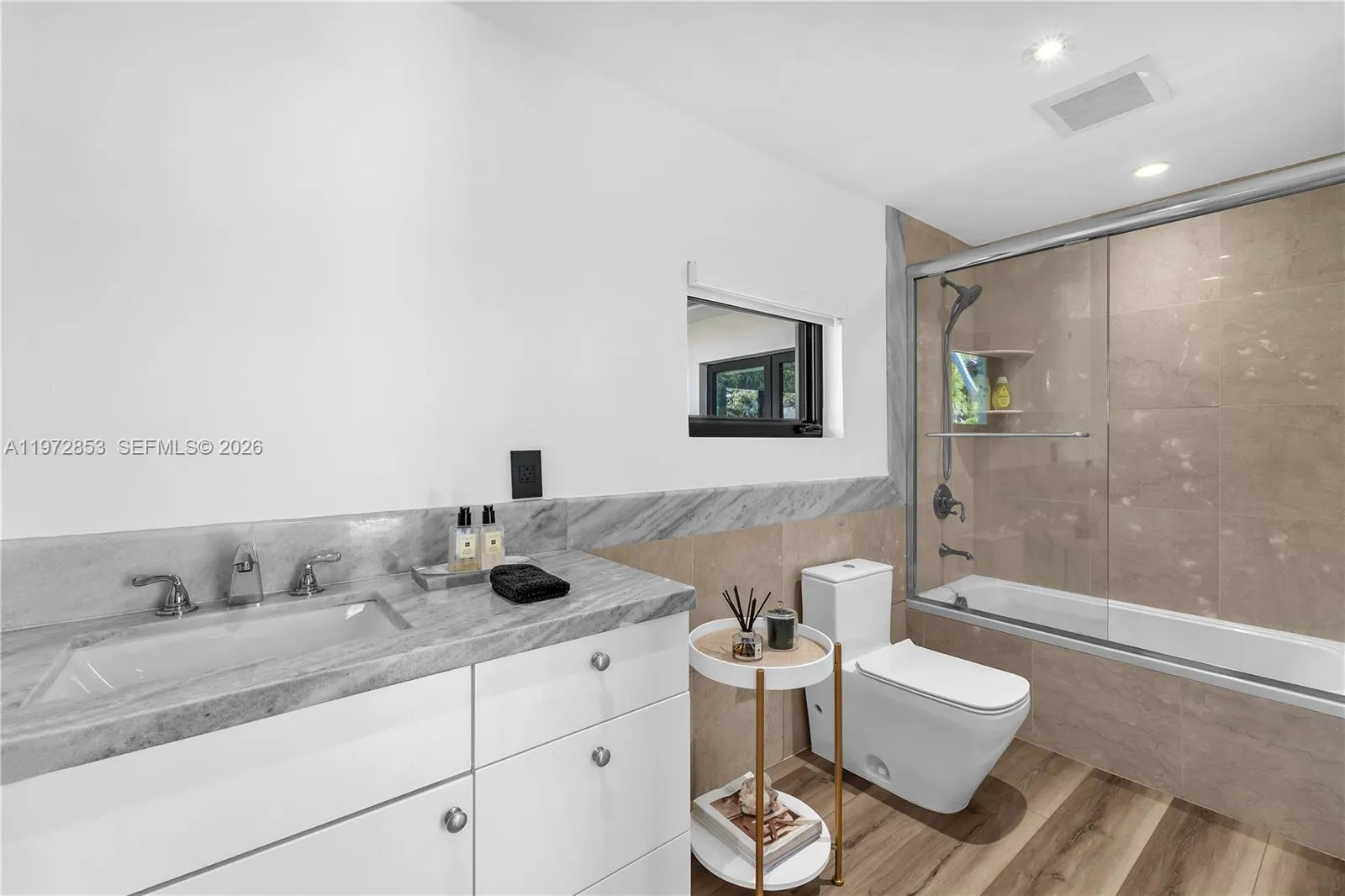 1424 Algardi Ave, Coral Gables, Florida 33146, Coral Gables, Florida 33146, 3 Bedrooms Bedrooms, ,3 BathroomsBathrooms,Residential,For Sale,1424 Algardi Ave, Coral Gables, Florida 33146,A11972853