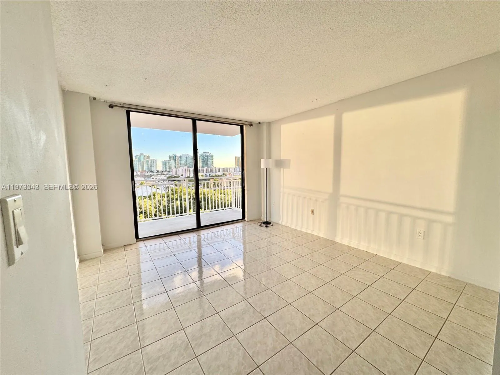 210 174th St 907, Sunny Isles Beach, Florida 33160, Sunny Isles Beach, Florida 33160, 2 Bedrooms Bedrooms, ,2 BathroomsBathrooms,Residential Lease,For Rent,210 174th St 907, Sunny Isles Beach, Florida 33160,A11973043