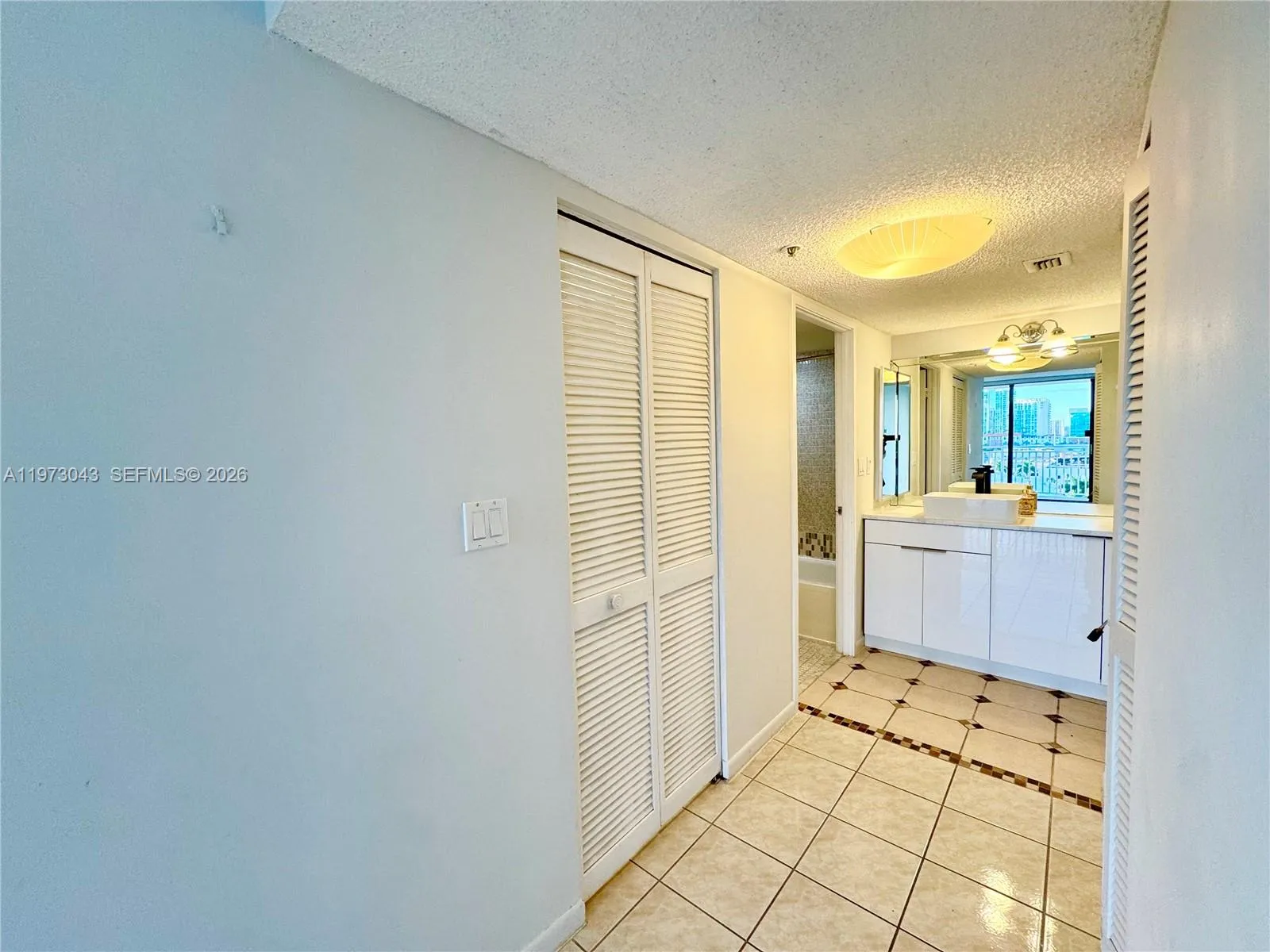 210 174th St 907, Sunny Isles Beach, Florida 33160, Sunny Isles Beach, Florida 33160, 2 Bedrooms Bedrooms, ,2 BathroomsBathrooms,Residential Lease,For Rent,210 174th St 907, Sunny Isles Beach, Florida 33160,A11973043