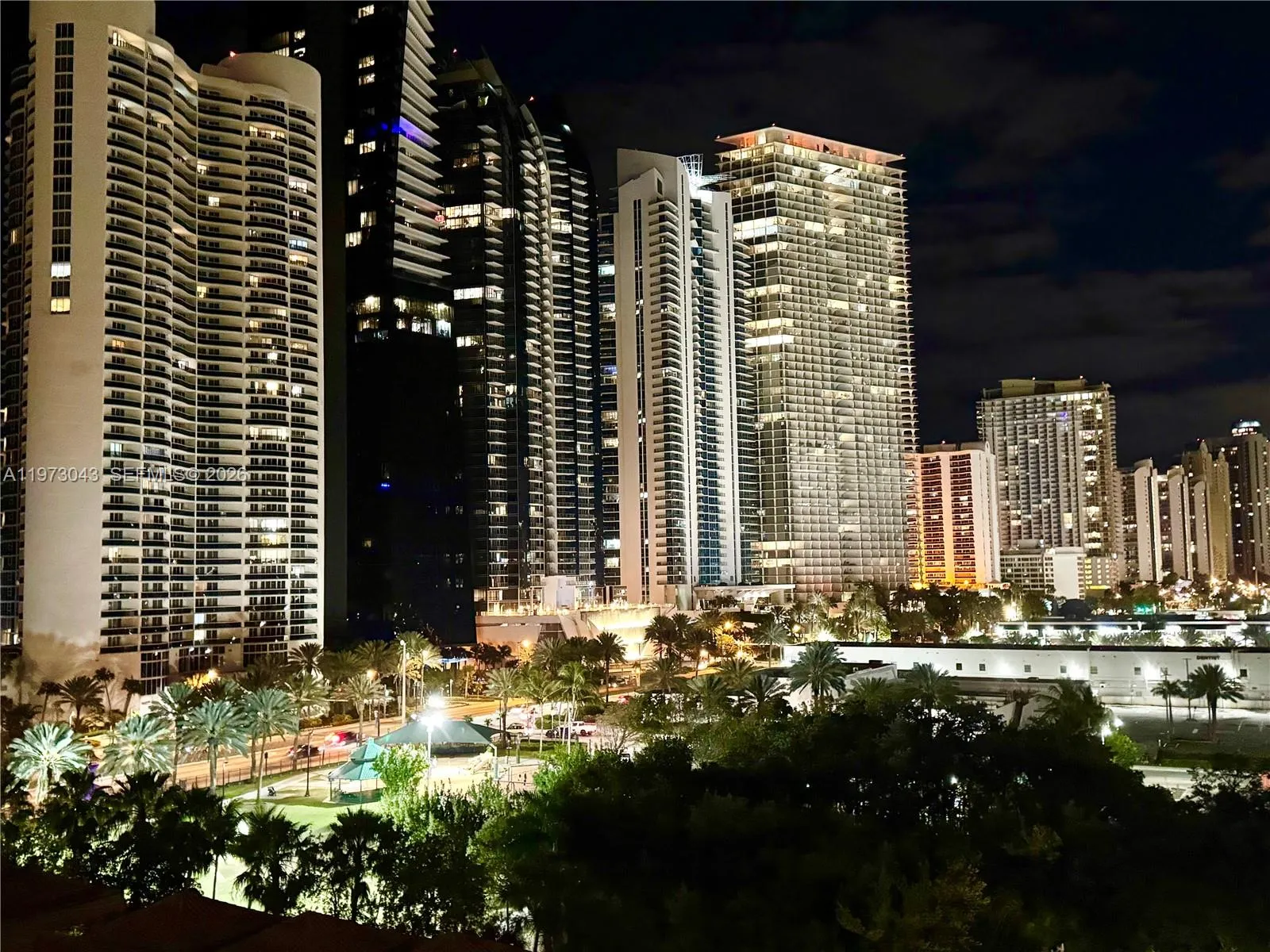210 174th St 907, Sunny Isles Beach, Florida 33160, Sunny Isles Beach, Florida 33160, 2 Bedrooms Bedrooms, ,2 BathroomsBathrooms,Residential Lease,For Rent,210 174th St 907, Sunny Isles Beach, Florida 33160,A11973043