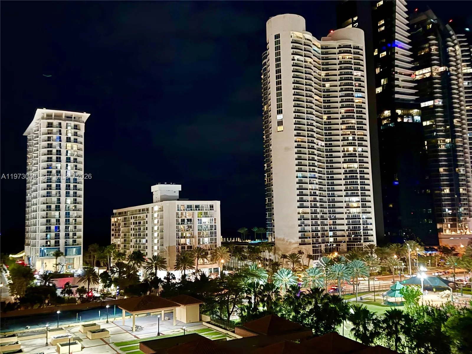 210 174th St 907, Sunny Isles Beach, Florida 33160, Sunny Isles Beach, Florida 33160, 2 Bedrooms Bedrooms, ,2 BathroomsBathrooms,Residential Lease,For Rent,210 174th St 907, Sunny Isles Beach, Florida 33160,A11973043