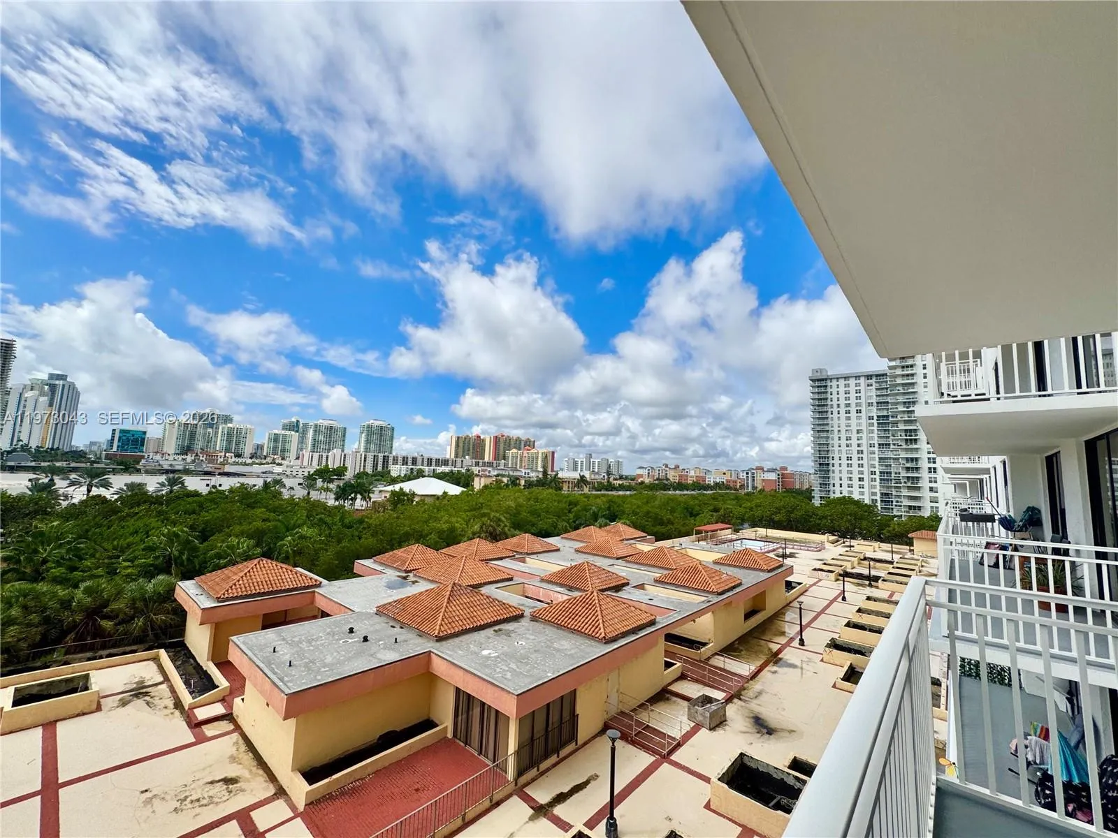 210 174th St 907, Sunny Isles Beach, Florida 33160, Sunny Isles Beach, Florida 33160, 2 Bedrooms Bedrooms, ,2 BathroomsBathrooms,Residential Lease,For Rent,210 174th St 907, Sunny Isles Beach, Florida 33160,A11973043