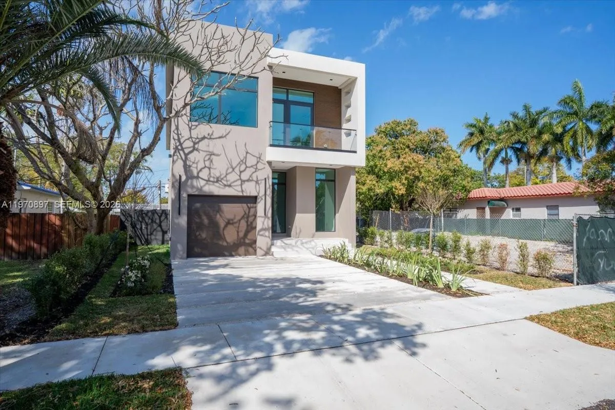 1637 Monroe St, Hollywood, Florida 33020, Hollywood, Florida 33020, 4 Bedrooms Bedrooms, ,4 BathroomsBathrooms,Residential,For Sale,1637 Monroe St, Hollywood, Florida 33020,A11970897