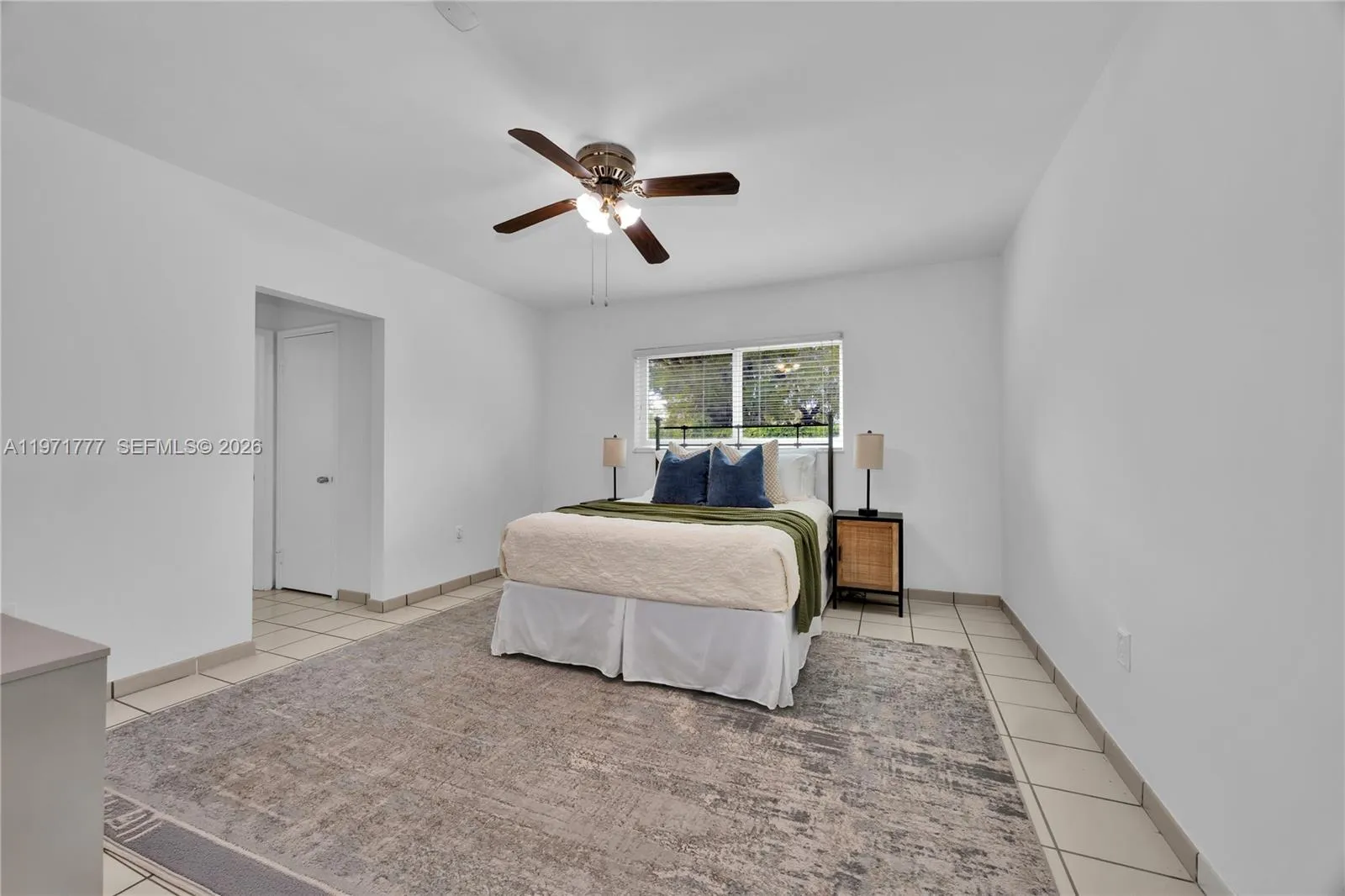 5680 Sw 86th St, Miami, Florida 33143, Miami, Florida 33143, 4 Bedrooms Bedrooms, ,2 BathroomsBathrooms,Residential,For Sale,5680 Sw 86th St, Miami, Florida 33143,A11971777