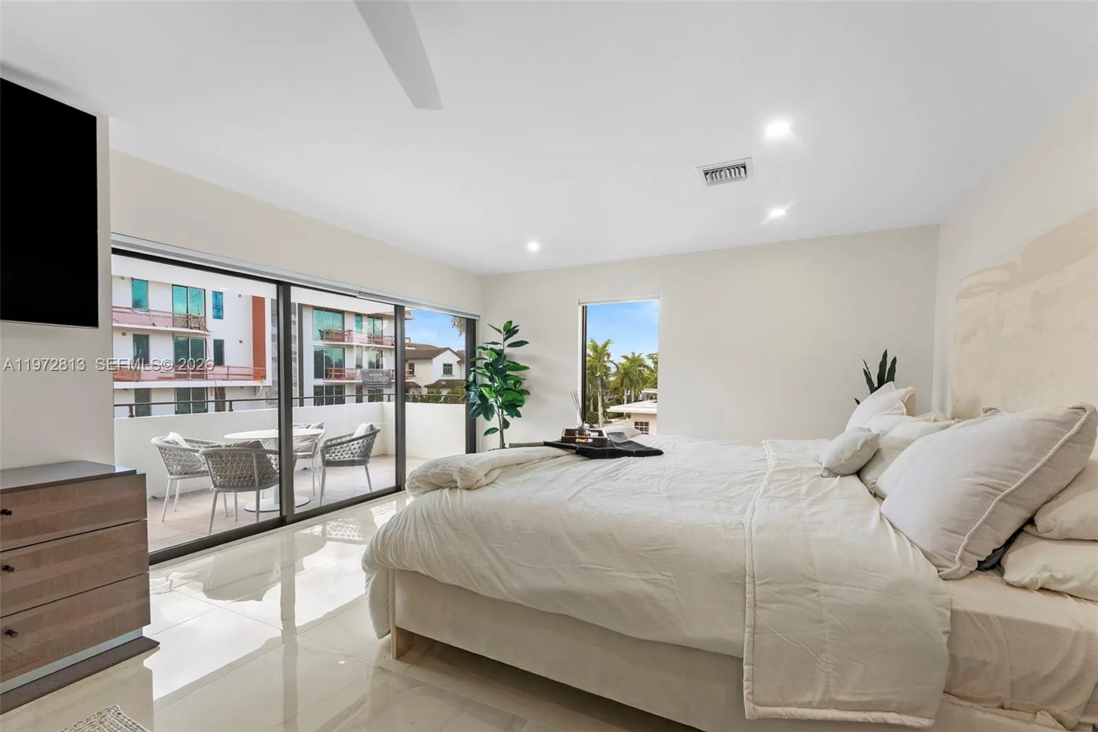 76 Isle Of Venice Dr H, Fort Lauderdale, Florida 3, Fort Lauderdale, Florida 33301, 3 Bedrooms Bedrooms, ,2 BathroomsBathrooms,Residential,For Sale,76 Isle Of Venice Dr H, Fort Lauderdale, Florida 3,A11972813