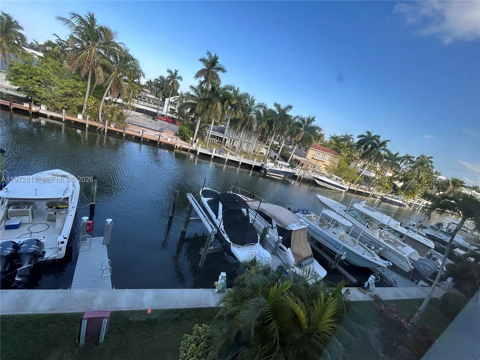 Private deeded dock/lift