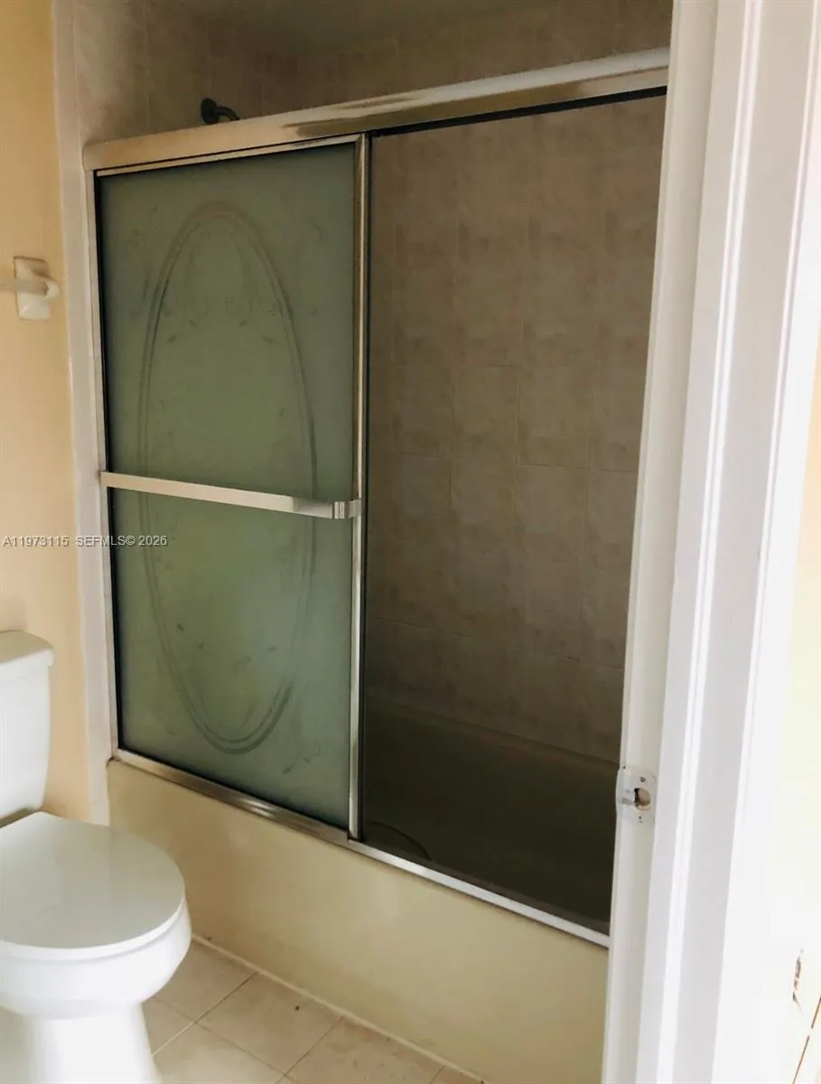 2993 W 80th St 4, Hialeah, Florida 33018, Hialeah, Florida 33018, 2 Bedrooms Bedrooms, ,2 BathroomsBathrooms,Residential Lease,For Rent,2993 W 80th St 4, Hialeah, Florida 33018,A11973115