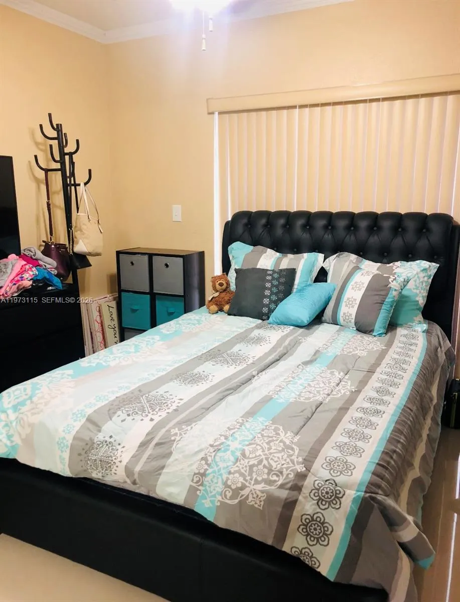 2993 W 80th St 4, Hialeah, Florida 33018, Hialeah, Florida 33018, 2 Bedrooms Bedrooms, ,2 BathroomsBathrooms,Residential Lease,For Rent,2993 W 80th St 4, Hialeah, Florida 33018,A11973115
